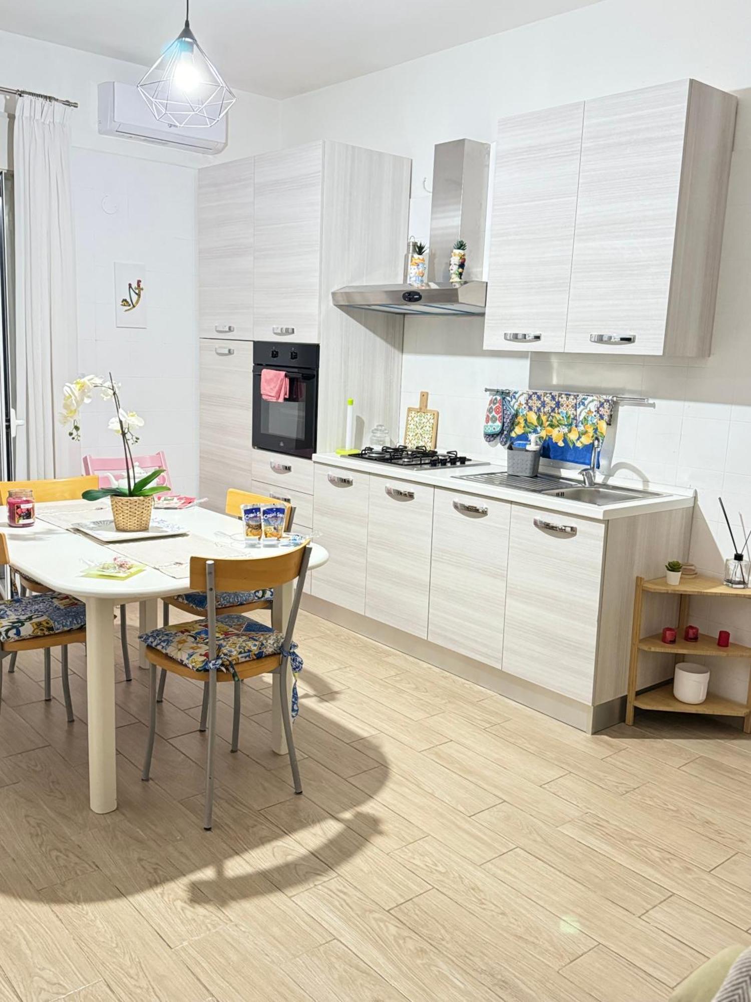 דירות אצ'י קטנה Casa Sole Sofie מראה חיצוני תמונה